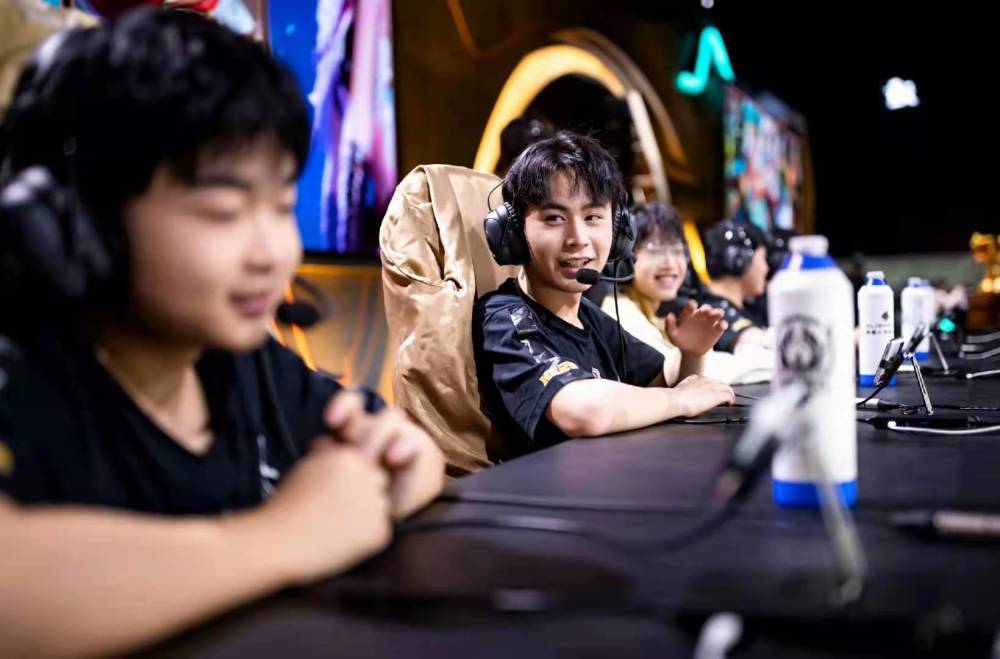 中后场保持 中后场保持