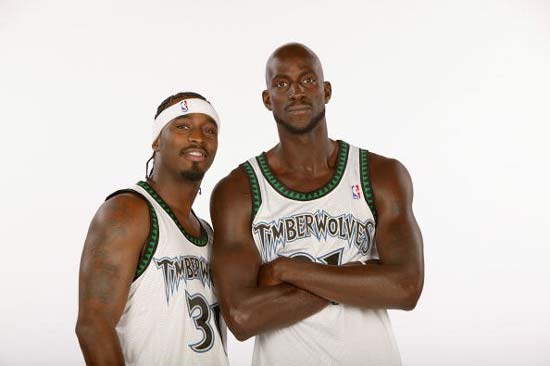 无球牵制 无球牵制